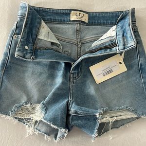 L.T.J. Kelcie shorts NWT